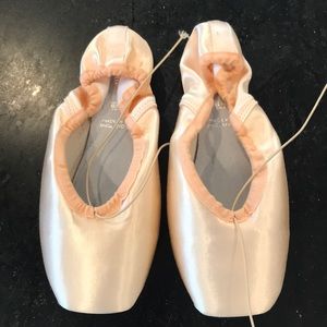 Freed Studio Pro pointe shoe. 5E. Never worn.